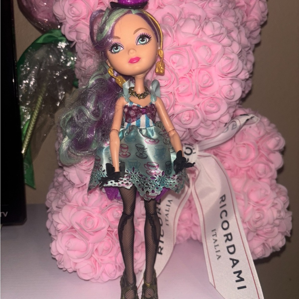 Ever After High Madeline Hatters Hat doll